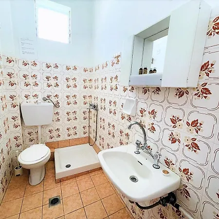 Seagarden 2 Guest house Potos
